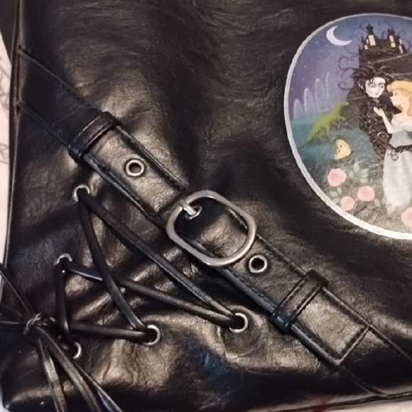 Hot Topic Her Universe Black Shoulder Bag Tote Edward Scissorhands Studs Laces - Picture 6 of 9